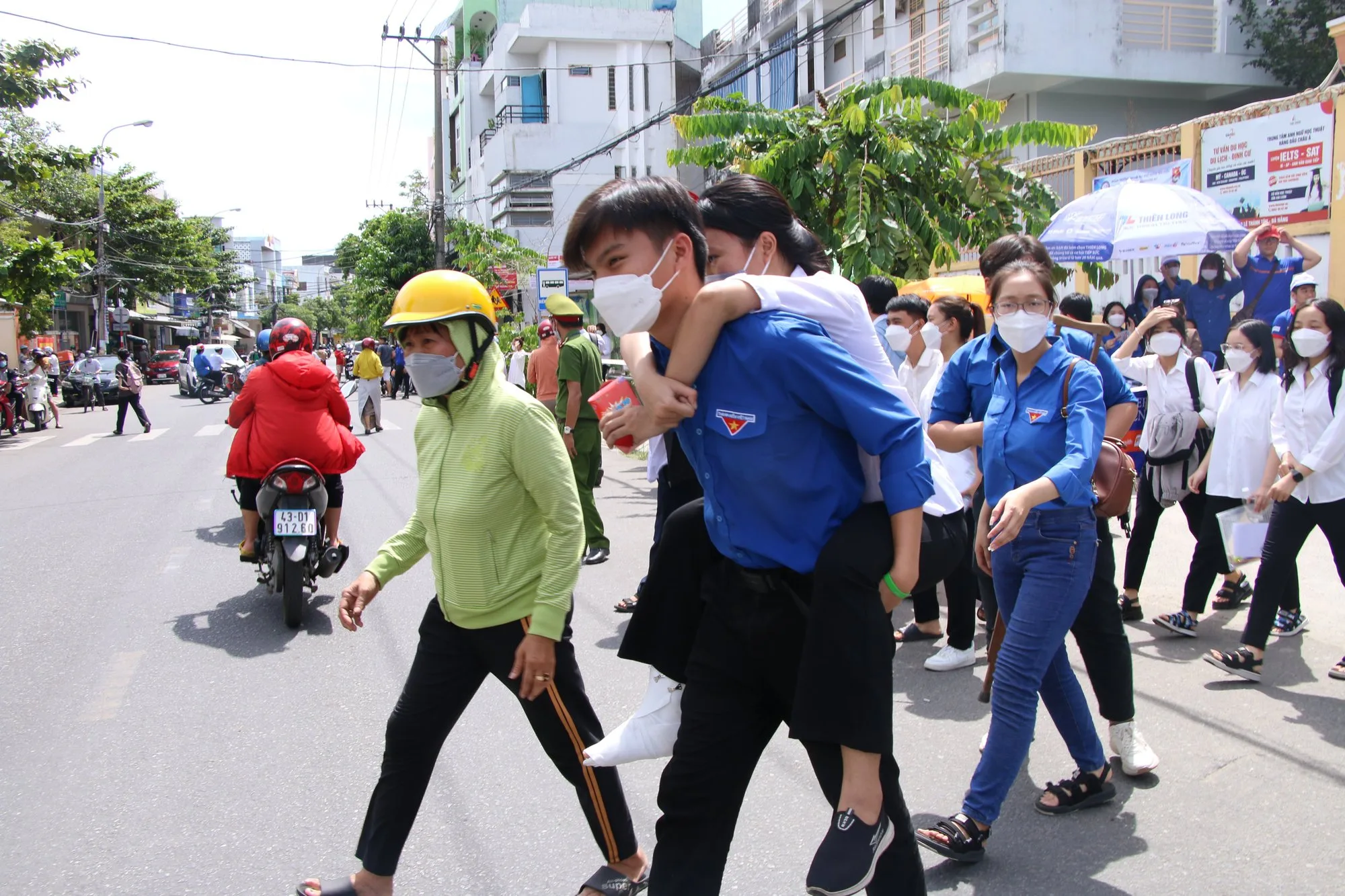 Gắn kết với cộng đồng địa phương qua hoạt động tình nguyện khi du học 3